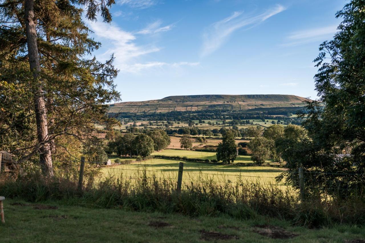 The Jonas Centre Villa Leyburn Exterior foto